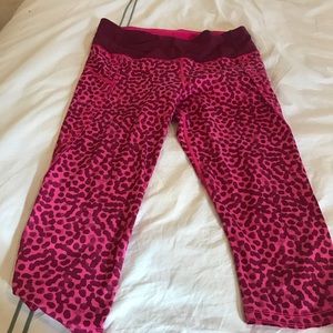 Lululemon crops sz6